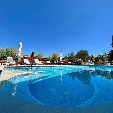Apartment With Swimming Pool 耶尔萨 外观 照片